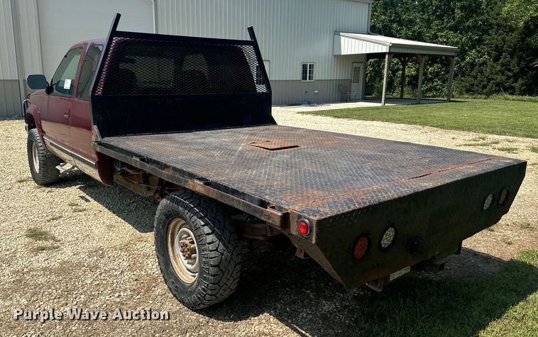 image for item EE7543 1993 Chevrolet  K2500 Ext. Cab flatbed pickup truck