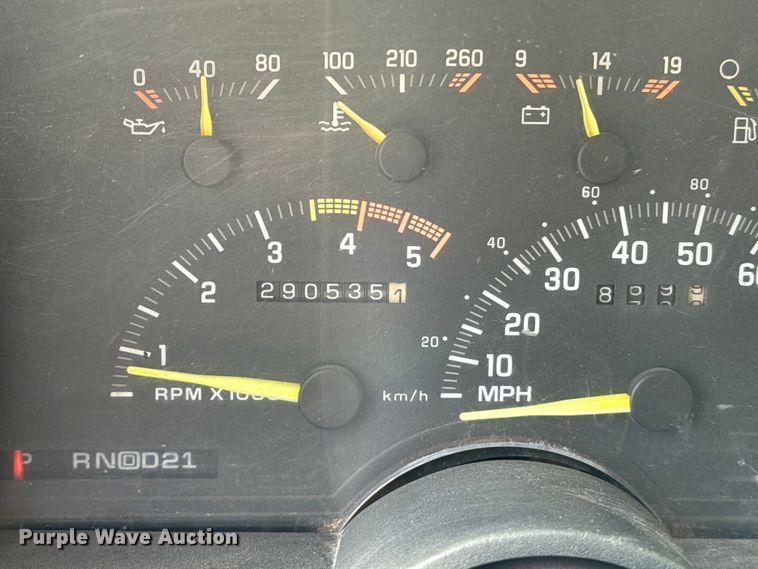 image for item EE7543 1993 Chevrolet  K2500 Ext. Cab flatbed pickup truck