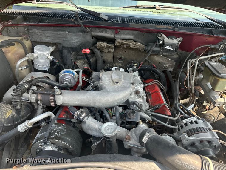 image for item EE7543 1993 Chevrolet  K2500 Ext. Cab flatbed pickup truck