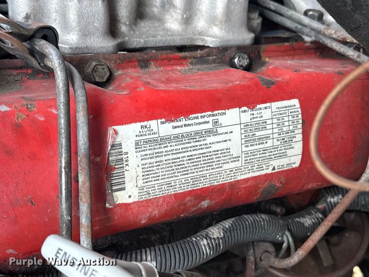 image for item EE7543 1993 Chevrolet  K2500 Ext. Cab flatbed pickup truck