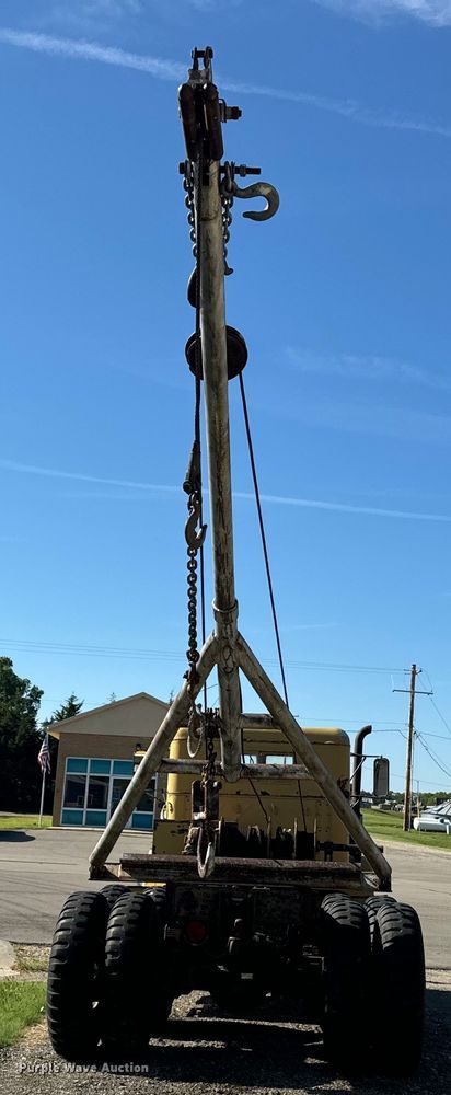 image for item EE7558 1967 Kaiser winch truck