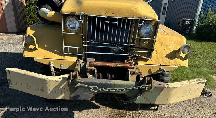 image for item EE7558 1967 Kaiser winch truck