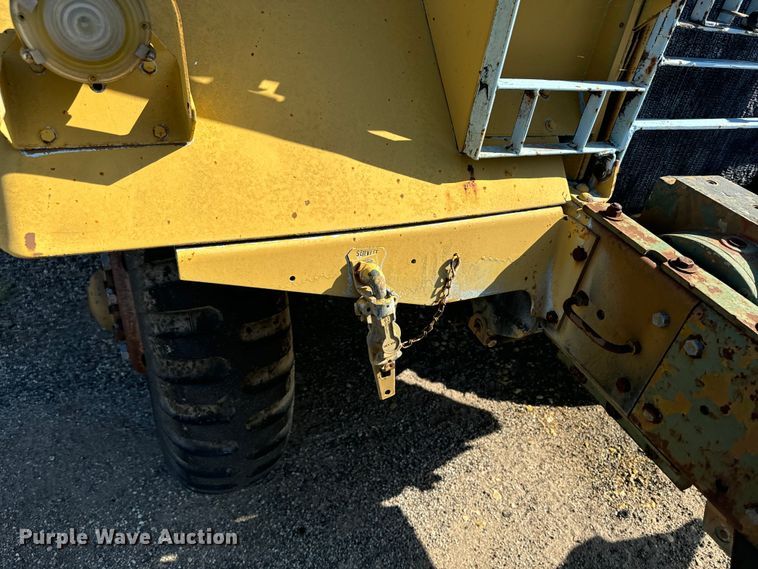 image for item EE7558 1967 Kaiser winch truck