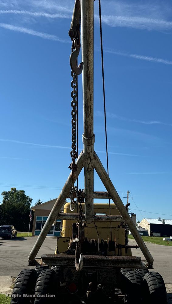 image for item EE7558 1967 Kaiser winch truck