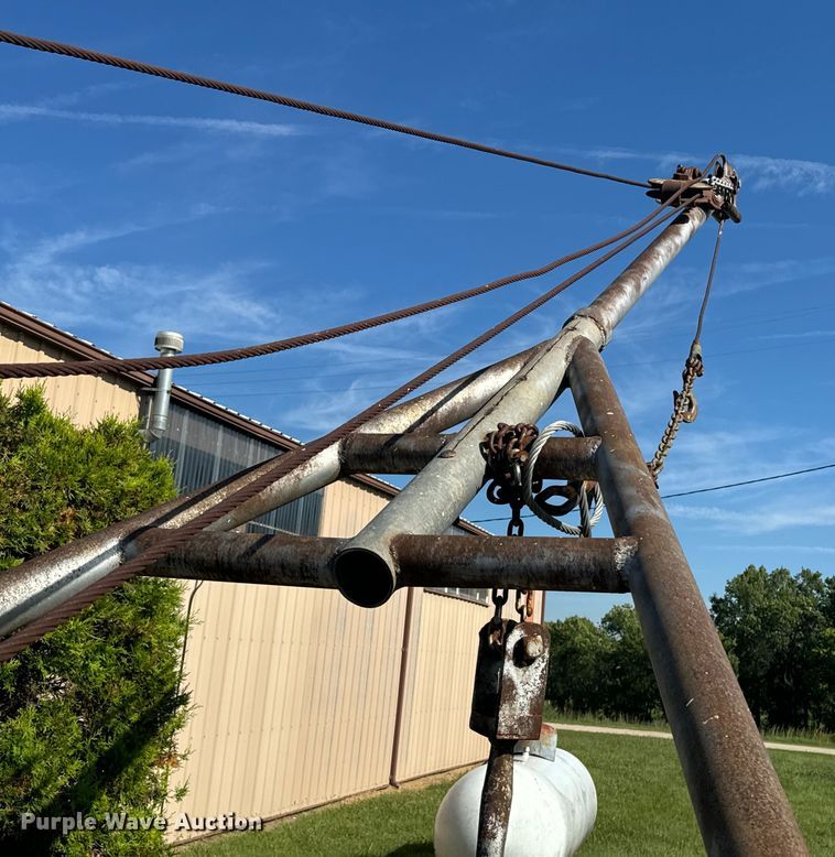 image for item EE7558 1967 Kaiser winch truck