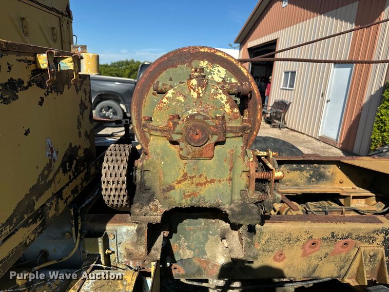 image for item EE7558 1967 Kaiser winch truck