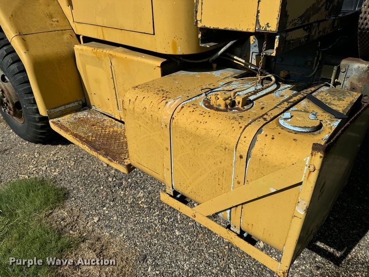 image for item EE7558 1967 Kaiser winch truck