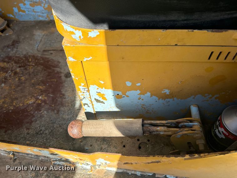 image for item EE7558 1967 Kaiser winch truck