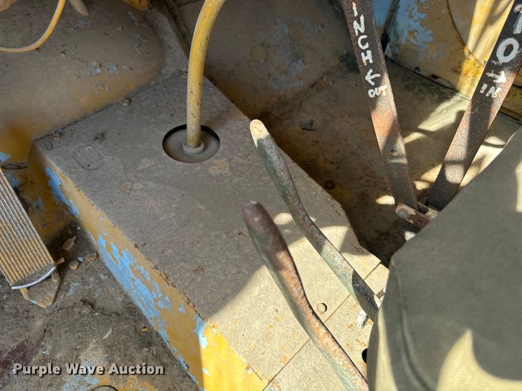 image for item EE7558 1967 Kaiser winch truck