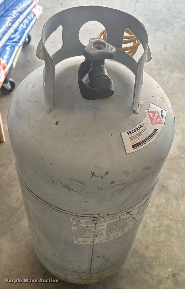 image for item EE7582 Coleman Power Station 10000 generator