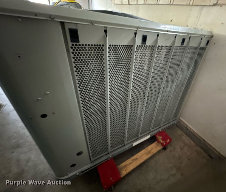 image for item EE7583 Trane YSC090E3EHA0D0 AC unit