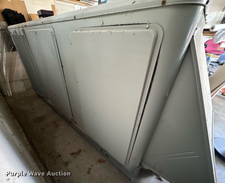 image for item EE7583 Trane YSC090E3EHA0D0 AC unit