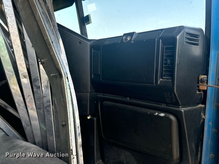 image for item EE7584 2000 Freightliner FLD semi truck