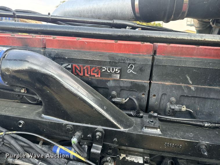 image for item EE7584 2000 Freightliner FLD semi truck