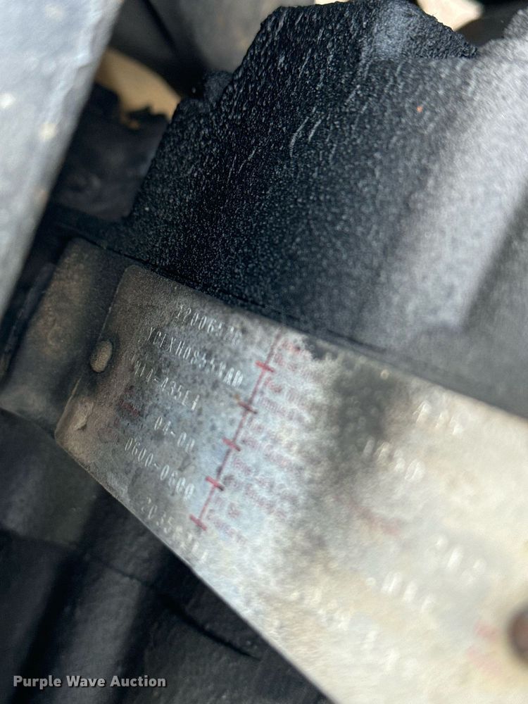 image for item EE7584 2000 Freightliner FLD semi truck