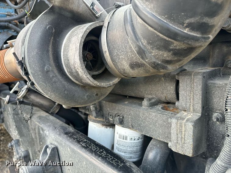 image for item EE7584 2000 Freightliner FLD semi truck