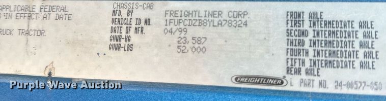 image for item EE7584 2000 Freightliner FLD semi truck