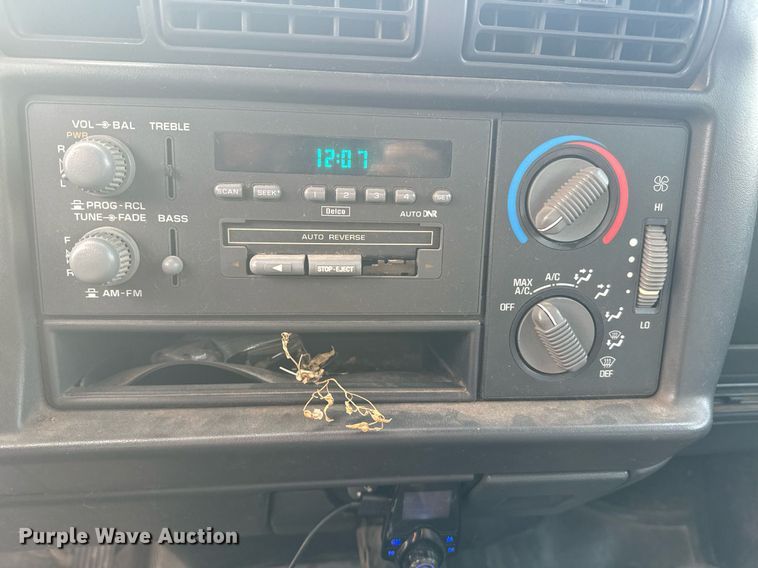 image for item EE7585 1996 Chevrolet S10 Ext. Cab pickup truck