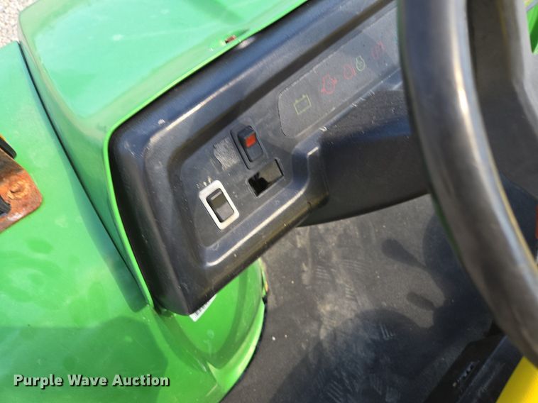 image for item EE8492 1998 John Deere  Gator utility vehicle