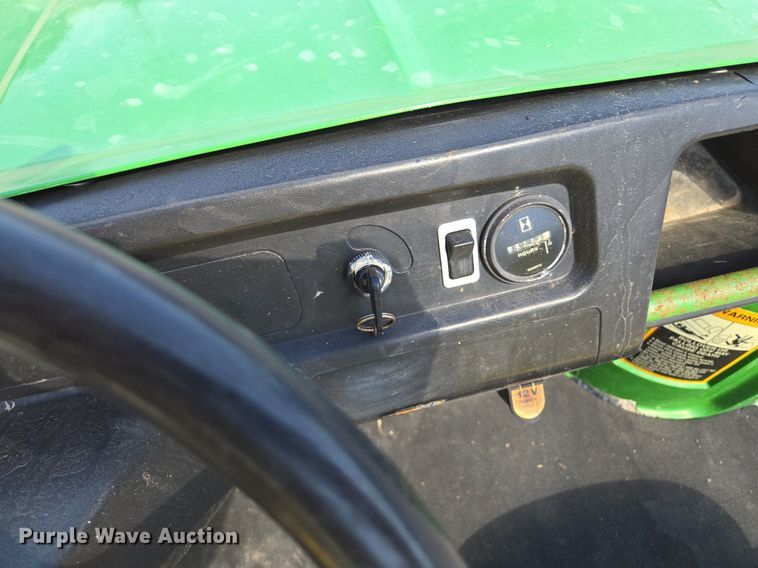 image for item EE8492 1998 John Deere  Gator utility vehicle