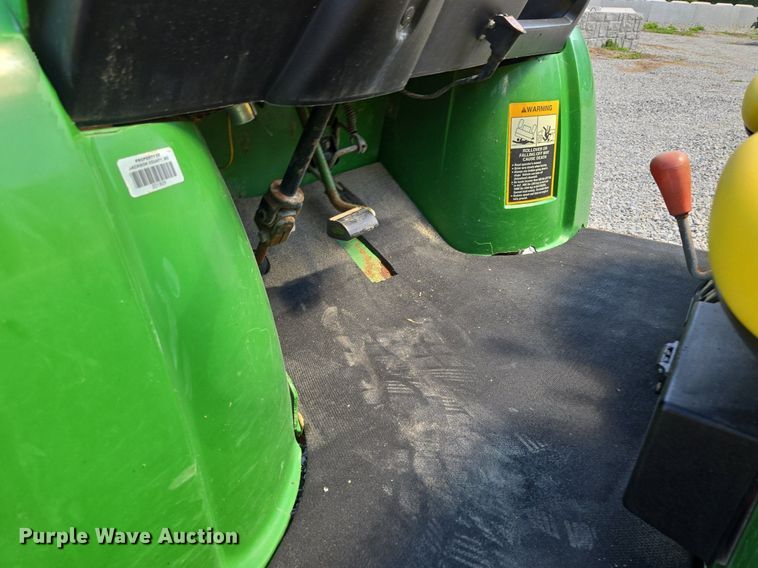 image for item EE8492 1998 John Deere  Gator utility vehicle