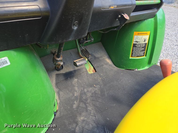 image for item EE8492 1998 John Deere  Gator utility vehicle