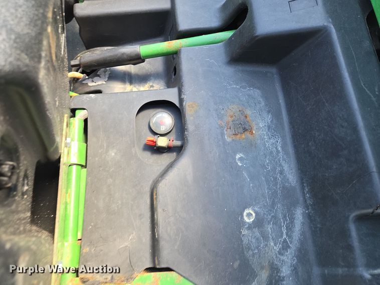 image for item EE8492 1998 John Deere  Gator utility vehicle