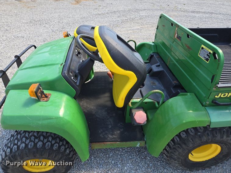 image for item EE8492 1998 John Deere  Gator utility vehicle