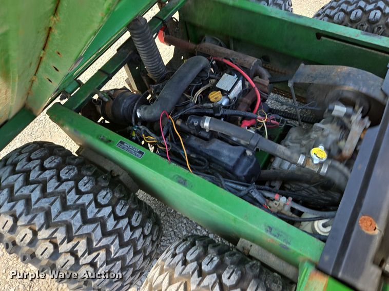 image for item EE8492 1998 John Deere  Gator utility vehicle