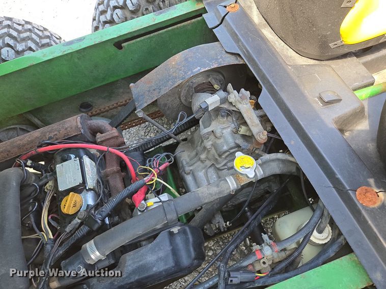 image for item EE8492 1998 John Deere  Gator utility vehicle