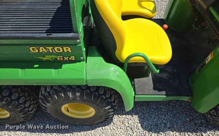image for item EE8493 1999 John Deere Gator utility vehicle