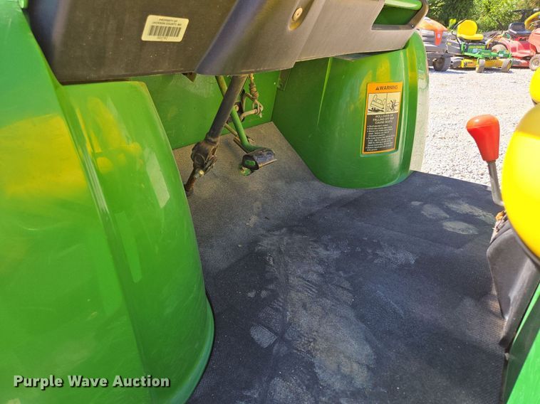 image for item EE8493 1999 John Deere Gator utility vehicle