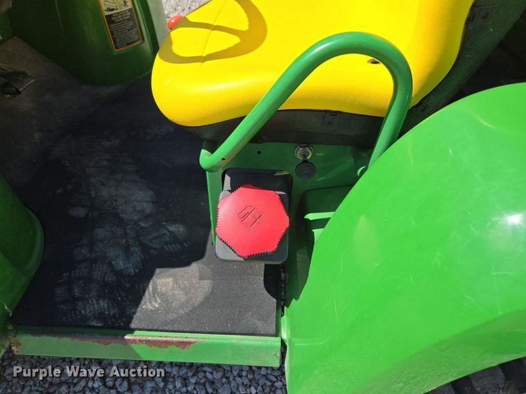 image for item EE8493 1999 John Deere Gator utility vehicle