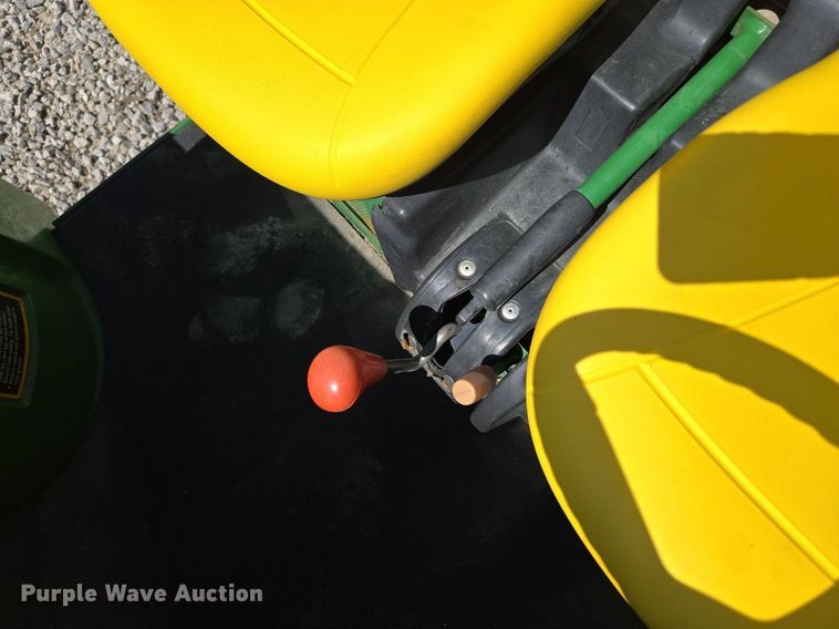 image for item EE8493 1999 John Deere Gator utility vehicle