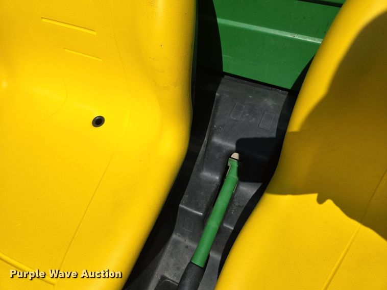 image for item EE8493 1999 John Deere Gator utility vehicle