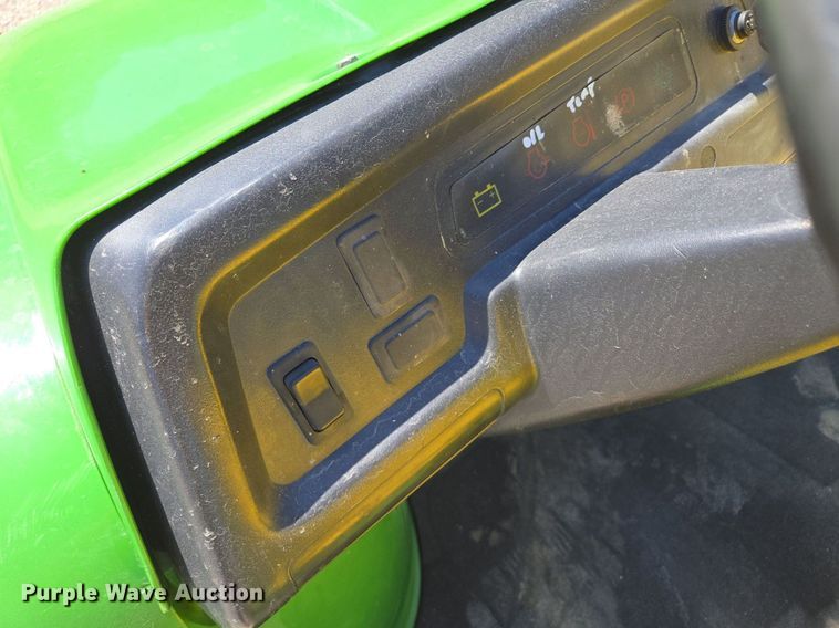 image for item EE8493 1999 John Deere Gator utility vehicle