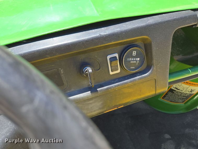image for item EE8493 1999 John Deere Gator utility vehicle