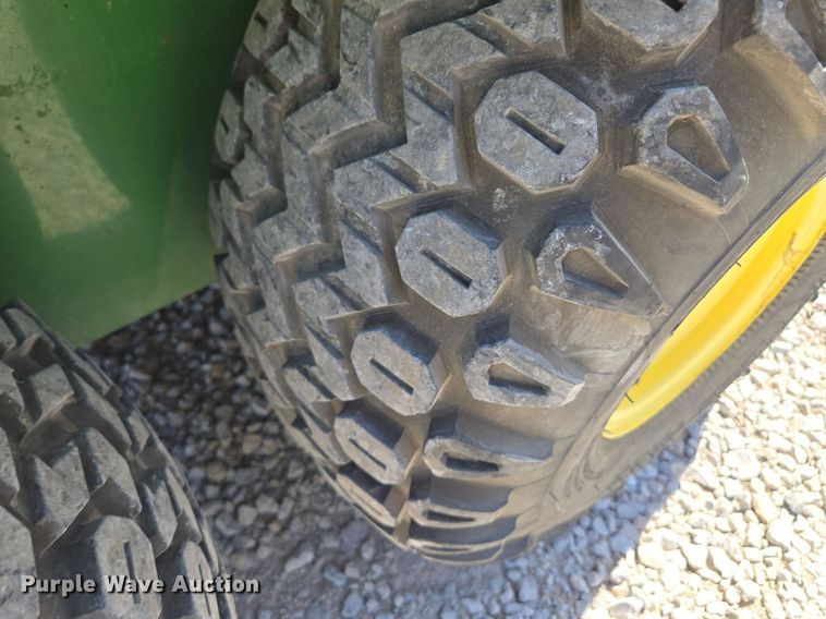 image for item EE8493 1999 John Deere Gator utility vehicle