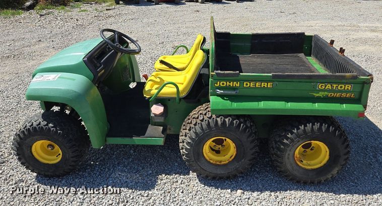 image for item EE8494 John Deere  Gator  utility vehicle