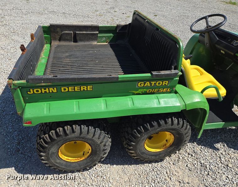 image for item EE8494 John Deere  Gator  utility vehicle