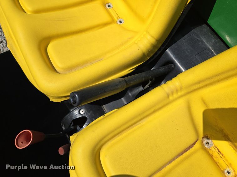 image for item EE8494 John Deere  Gator  utility vehicle