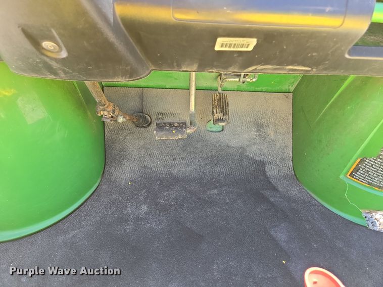 image for item EE8494 John Deere  Gator  utility vehicle