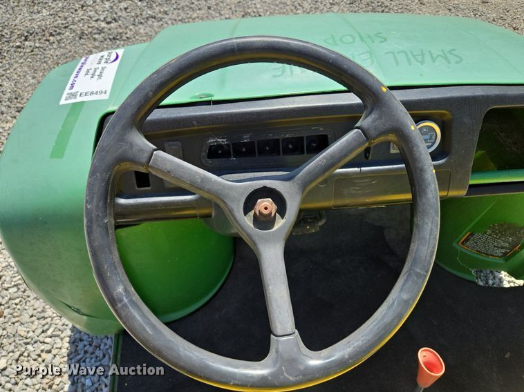 image for item EE8494 John Deere  Gator  utility vehicle