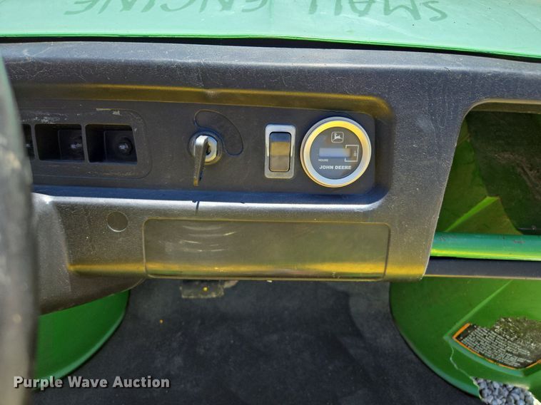 image for item EE8494 John Deere  Gator  utility vehicle