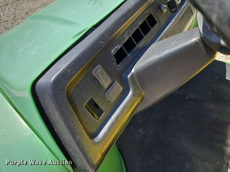 image for item EE8494 John Deere  Gator  utility vehicle