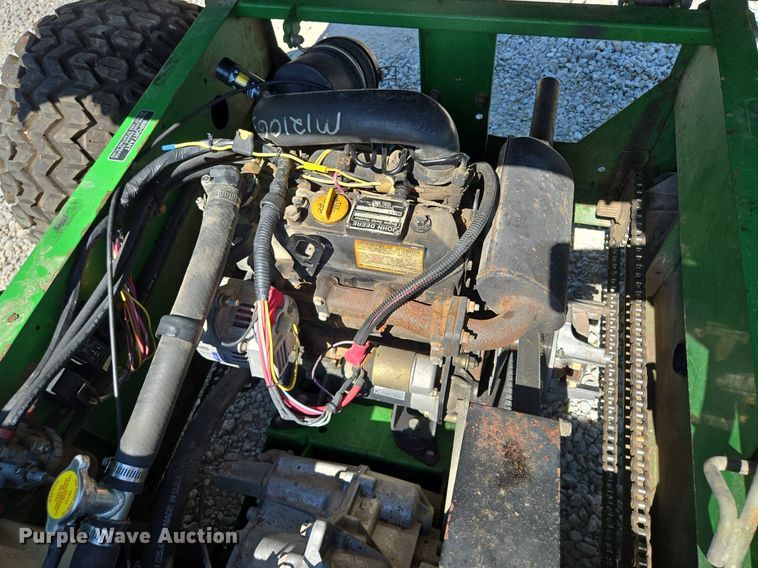 image for item EE8494 John Deere  Gator  utility vehicle