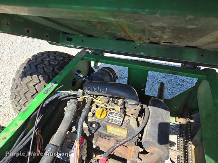 image for item EE8494 John Deere  Gator  utility vehicle