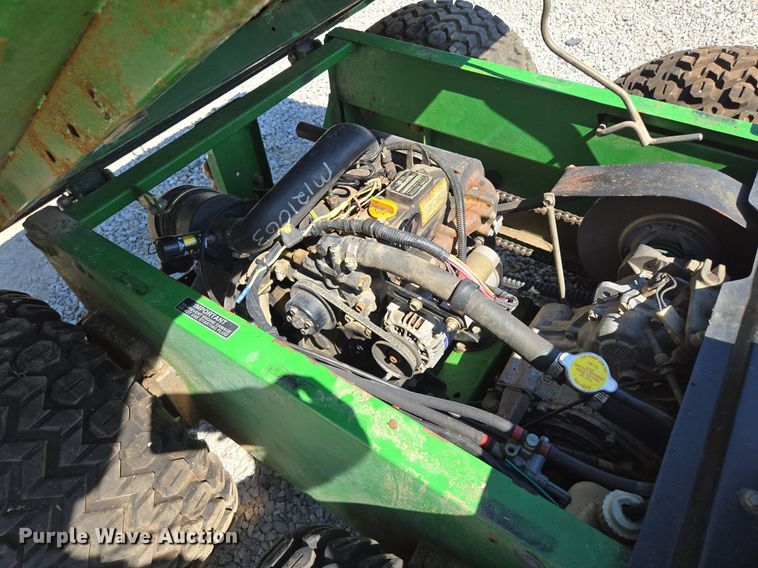 image for item EE8494 John Deere  Gator  utility vehicle