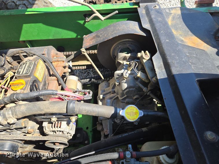 image for item EE8494 John Deere  Gator  utility vehicle