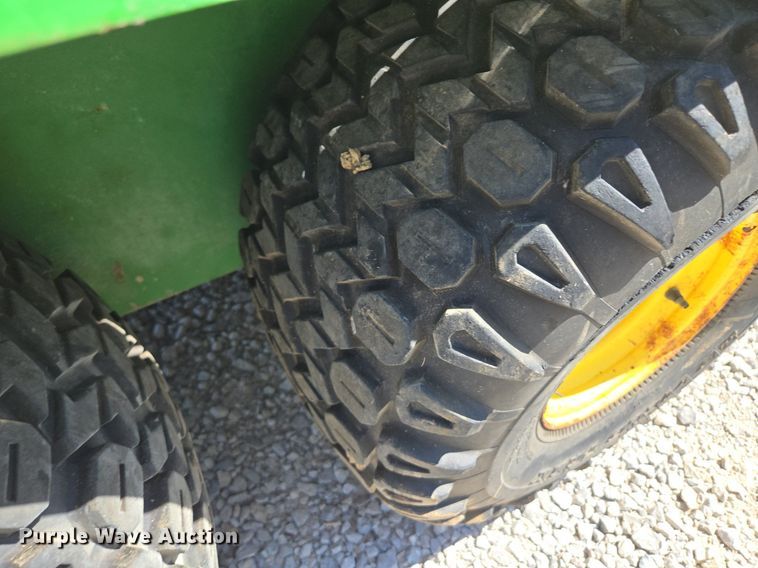 image for item EE8494 John Deere  Gator  utility vehicle